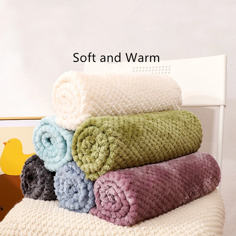 Amazon Hot Sale Pet Dog Blanket Factory Supply Cat Blanket Soft and Warm Pet Blankets for Couch